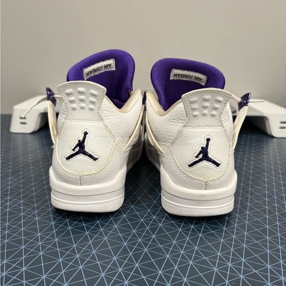 Jordan 4 GS Purple Metallic - Picture 4 of 9